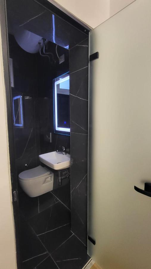 טיראנה Karanxha'S Room מראה חיצוני תמונה